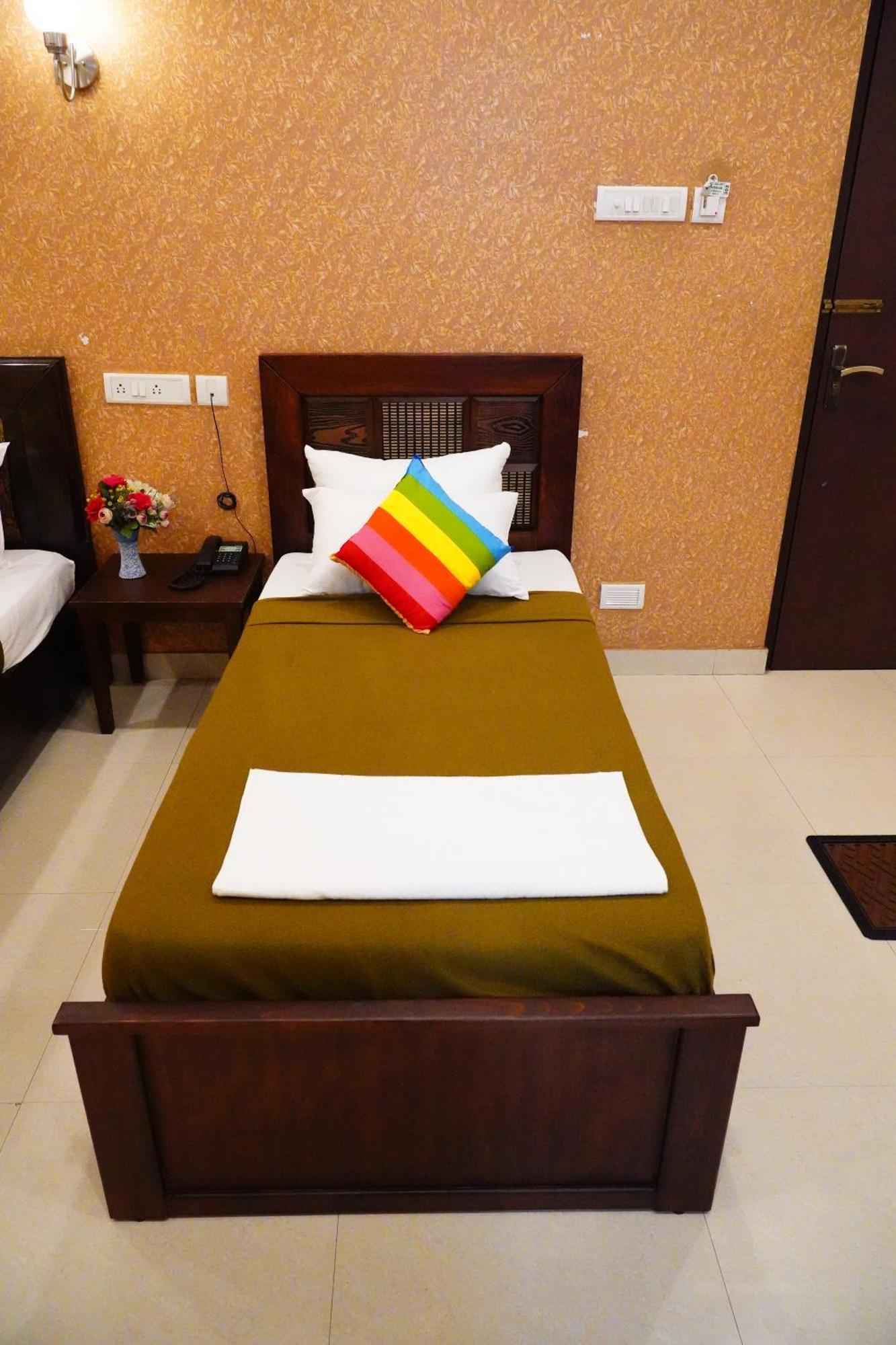 Vinayagam Residency Hotel Arcot Exterior foto
